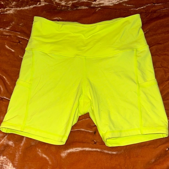 HISKYWIN Pants - Women’s HISKYWIN Bright Neon Yellow Biker Shorts